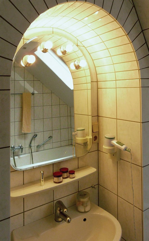 Landhotel Niederthaeler Hof Schloßböckelheim 외부 사진